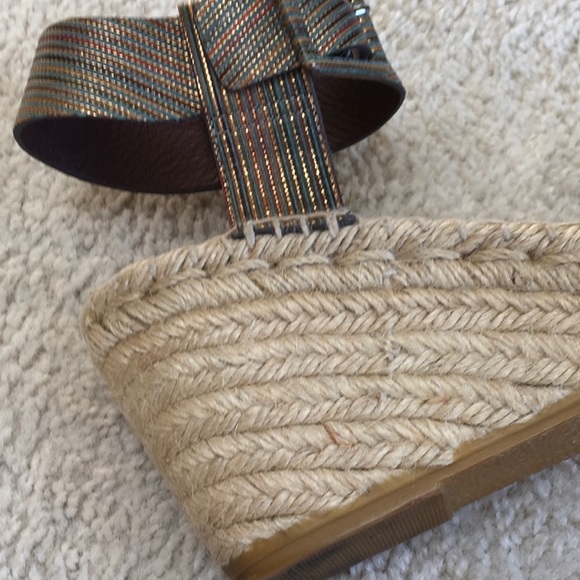 VINCE/METALLIC MULTI STRIPE- ROPE ESPADRILLE WEDGE - Picture 4 of 6